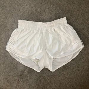 Lululemon Size 6 White shorts